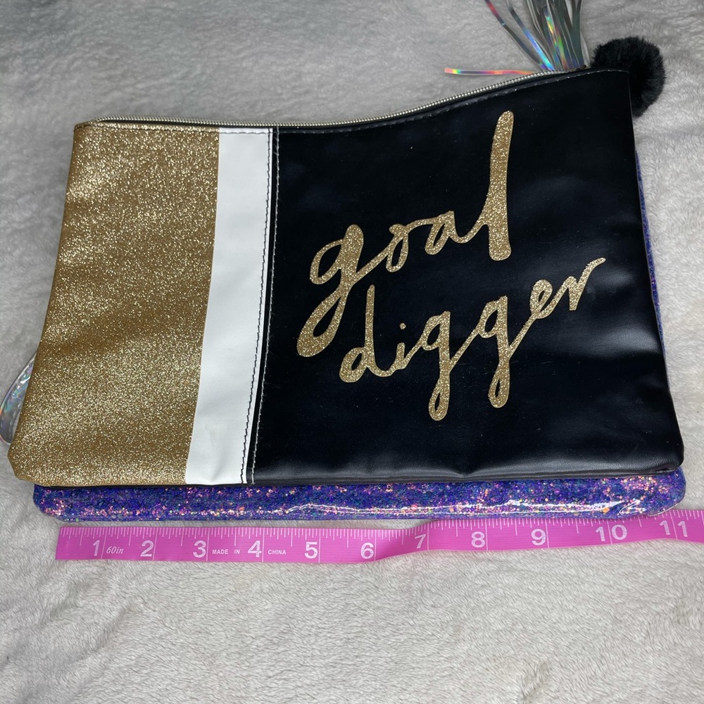 POUCHES - Picture 10 of 13